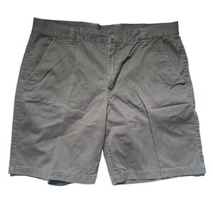 North Face Men's Khaki Shorts Size 40